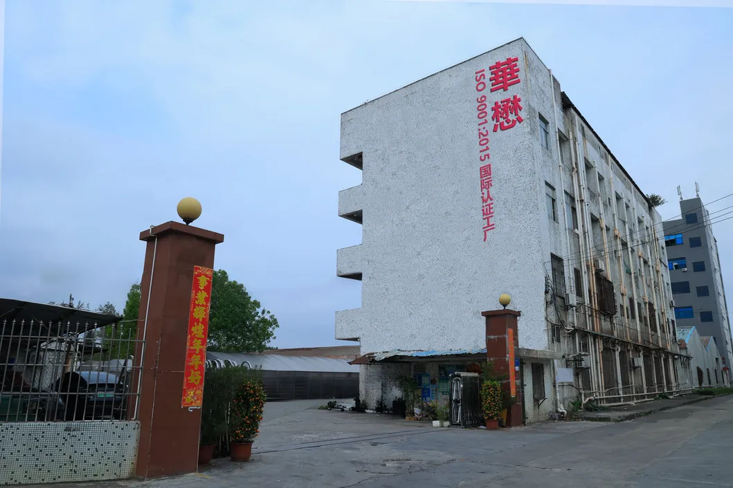 Paper Crafts: Snow House for Christmas Decoration and Party